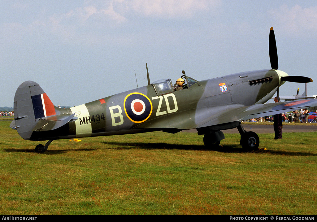 Aircraft Photo of G-ASJV / MH434 | Supermarine 361 Spitfire LF9B | UK - Air Force | AirHistory.net #76091