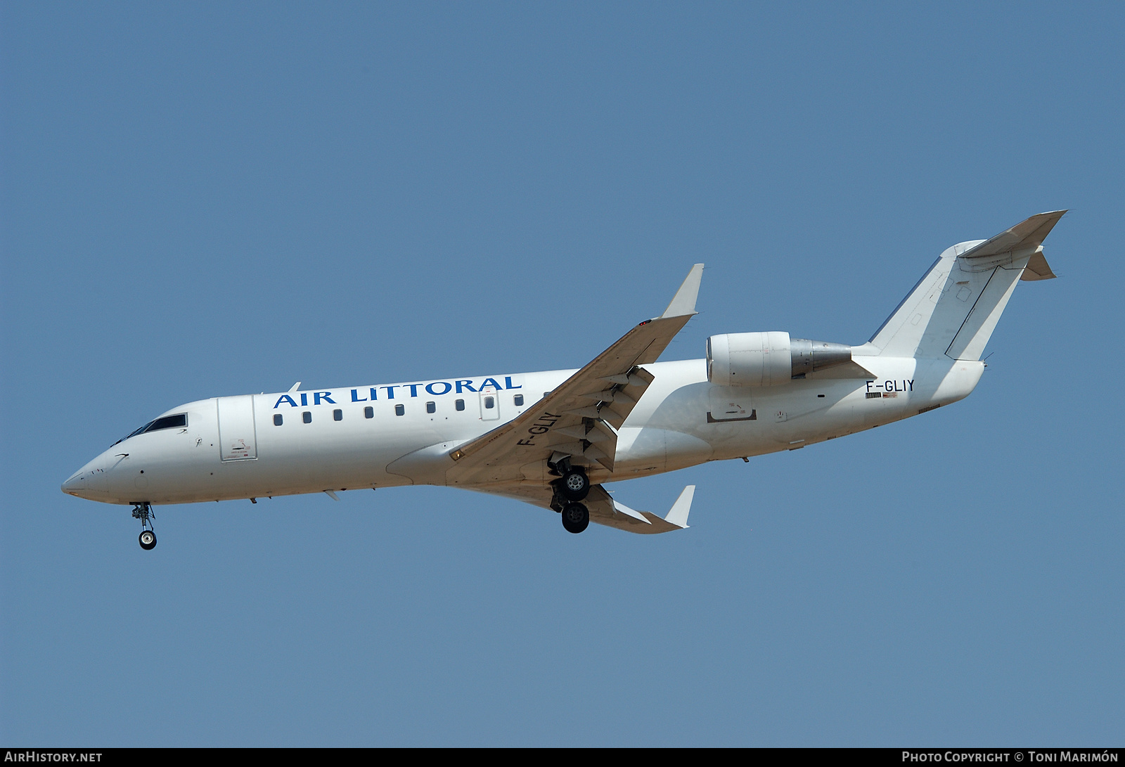 Aircraft Photo of F-GLIY | Canadair CRJ-100ER (CL-600-2B19) | Air Littoral | AirHistory.net #76150