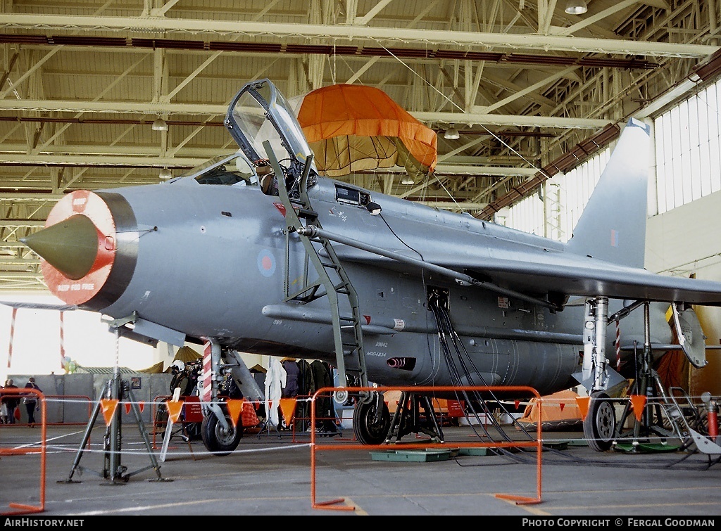 Aircraft Photo of XR727 | English Electric Lightning F6 | UK - Air Force | AirHistory.net #76176