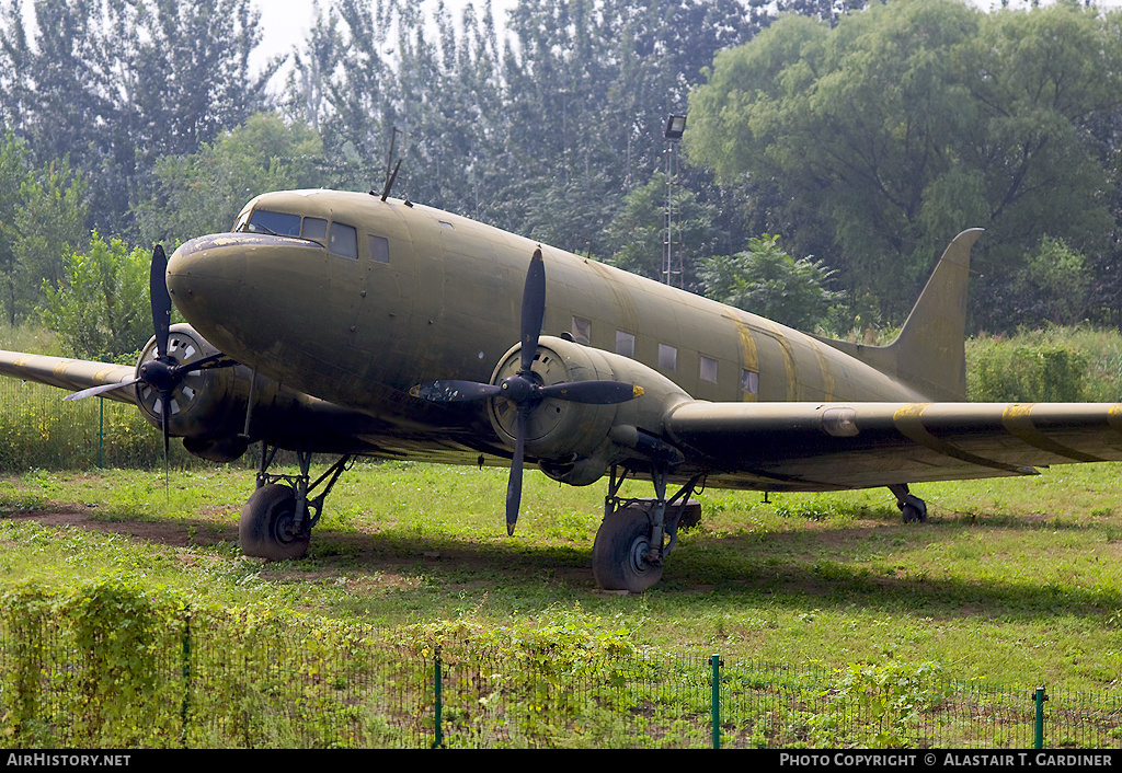 Aircraft Photo of 324 | Lisunov Li-2 | AirHistory.net #76514