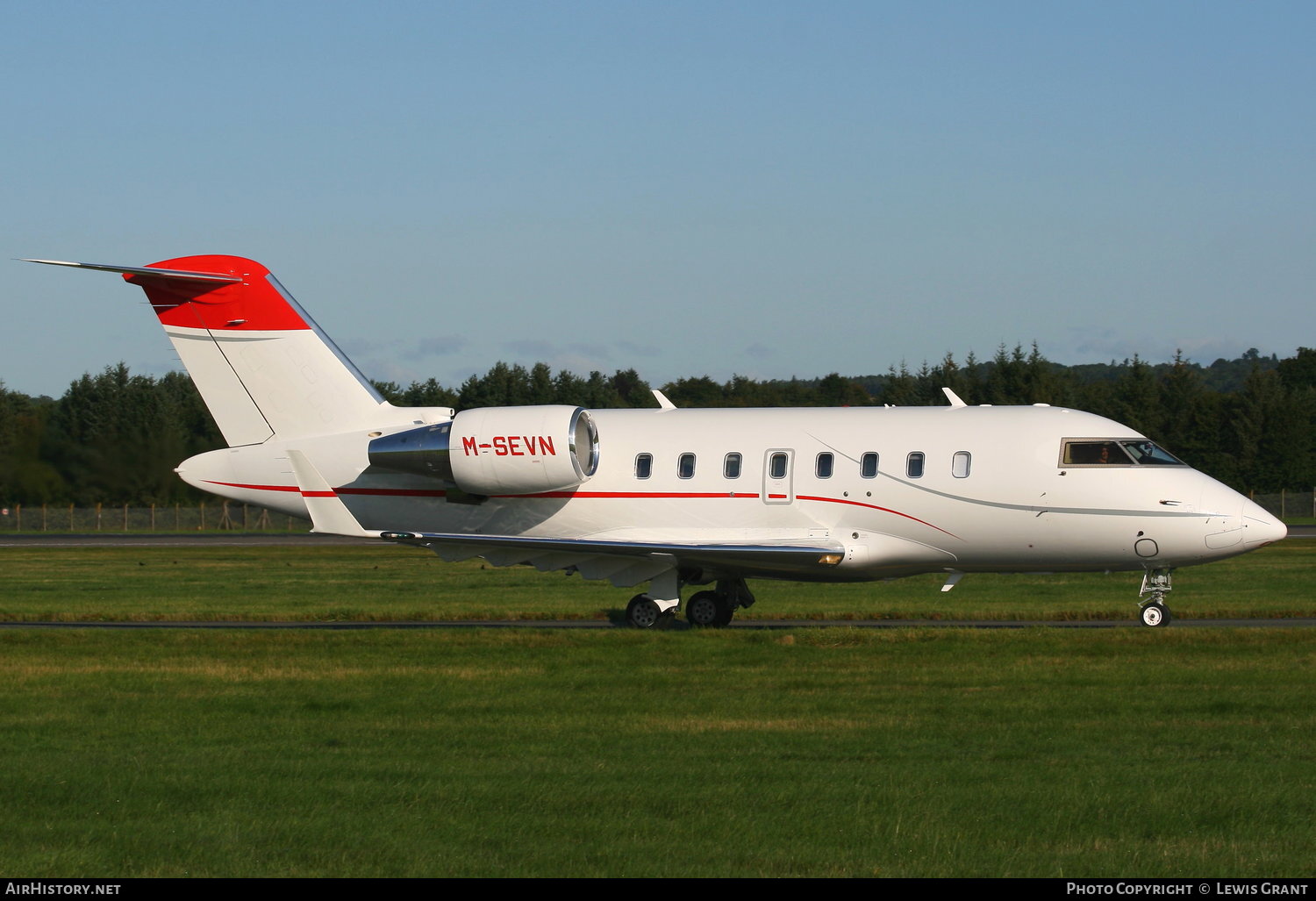 Aircraft Photo of M-SEVN | Bombardier Challenger 605 (CL-600-2B16) | AirHistory.net #76938