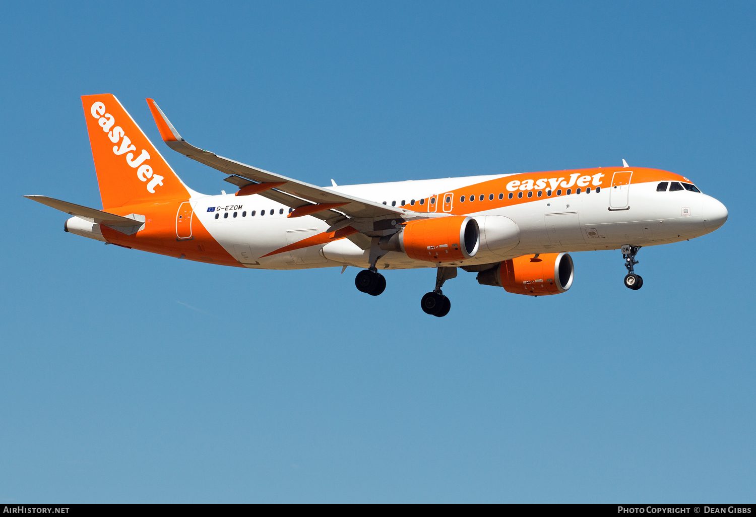 Aircraft Photo of G-EZOM | Airbus A320-214 | EasyJet | AirHistory.net #77018
