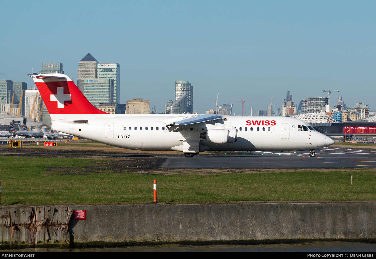 Aircraft Photo of HB-IYZ | British Aerospace Avro 146-RJ100 | Swiss International Air Lines | AirHistory.net #77118