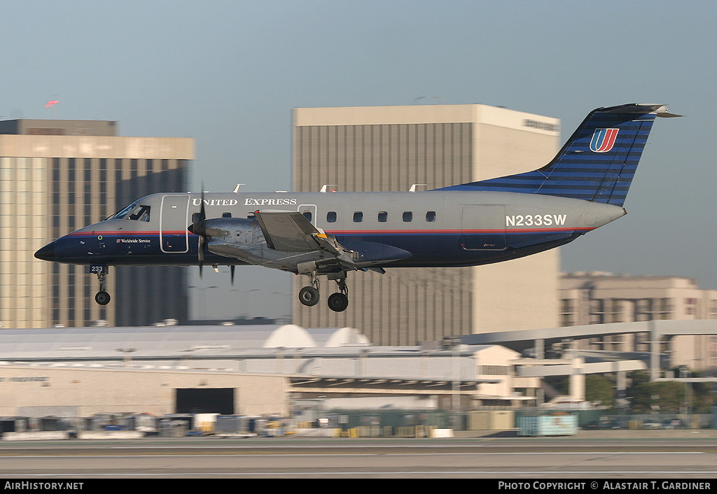 Aircraft Photo of N233SW | Embraer EMB-120ER Brasilia | United Express | AirHistory.net #77225