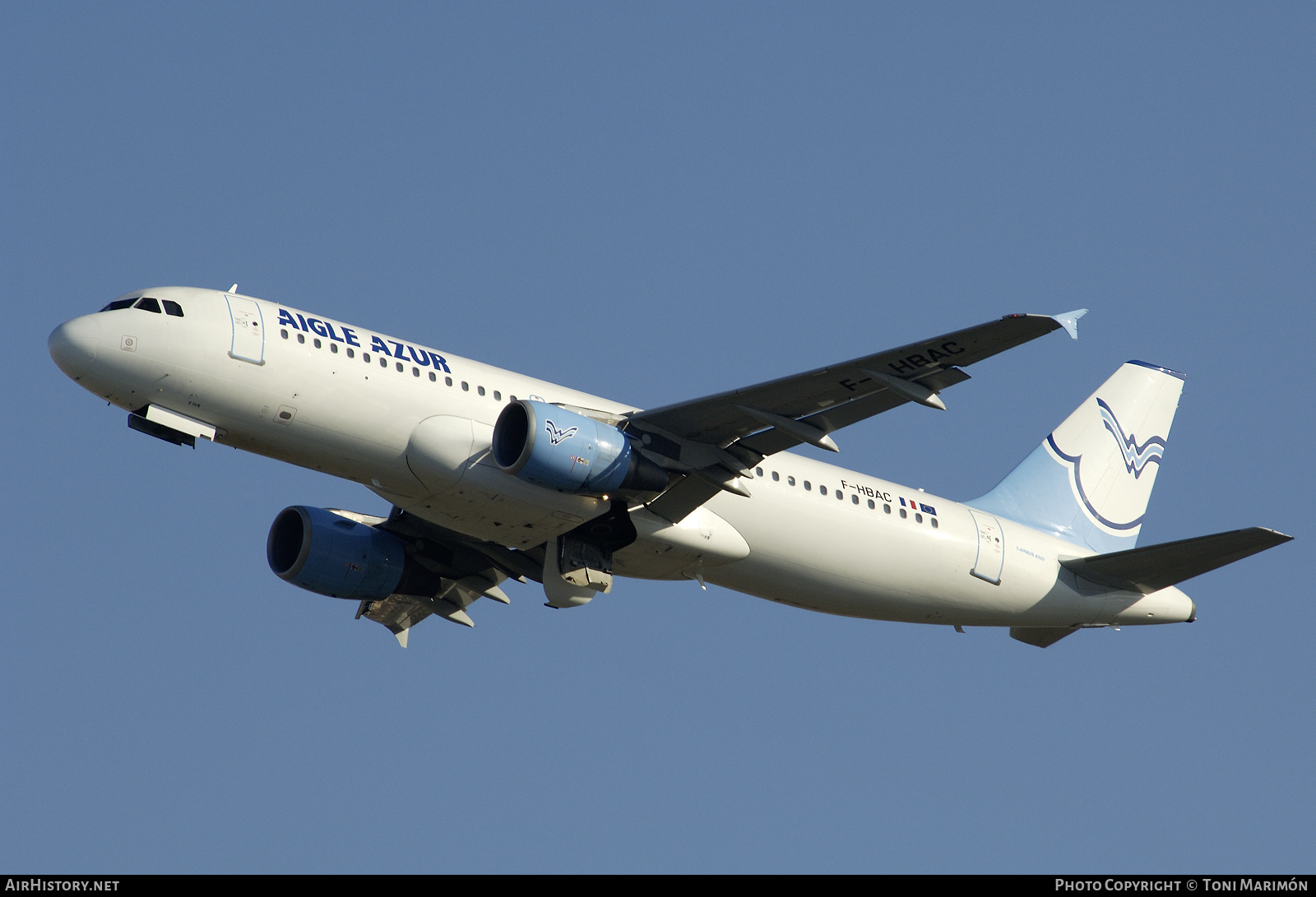 Aircraft Photo of F-HBAC | Airbus A320-214 | Aigle Azur | AirHistory.net #77541