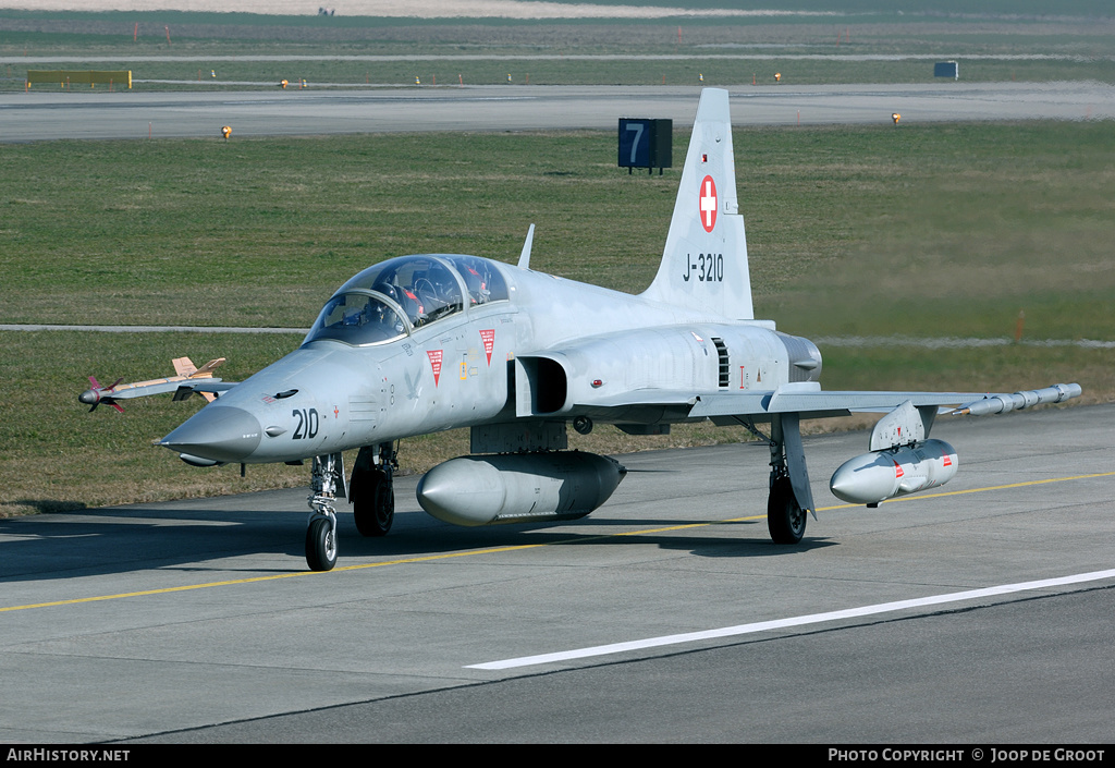 Aircraft Photo of J-3210 | Northrop F-5F Tiger II | Switzerland - Air Force | AirHistory.net #77567
