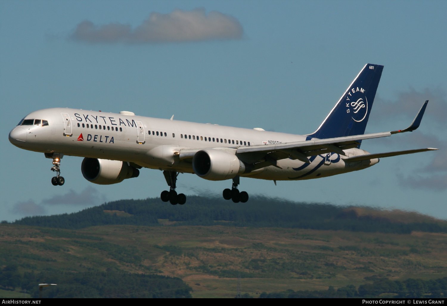 Aircraft Photo of N705TW | Boeing 757-231 | Delta Air Lines | AirHistory.net #77708