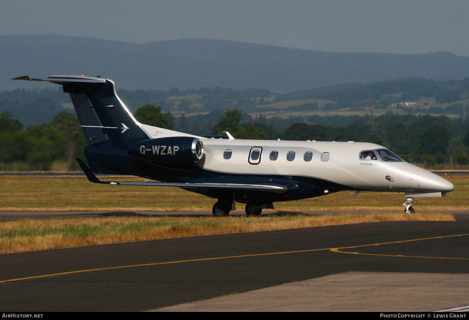 Aircraft Photo of G-WZAP | Embraer EMB-505 Phenom 300 | AirHistory.net #77839