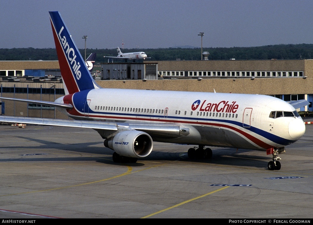 Aircraft Photo of CC-CEF | Boeing 767-216/ER | LAN Chile - Línea Aérea Nacional | AirHistory.net #77922