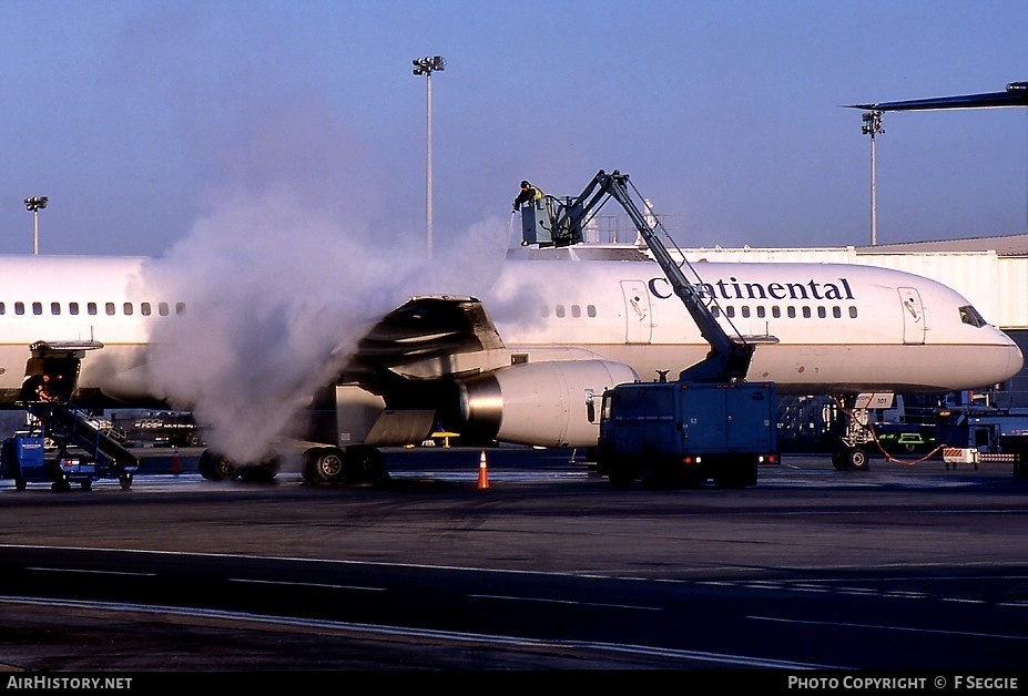 Aircraft Photo of N58101 | Boeing 757-224 | Continental Airlines | AirHistory.net #77982