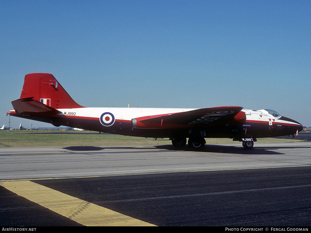 Aircraft Photo of WJ992 | English Electric Canberra T4 | UK - Air Force | AirHistory.net #78007