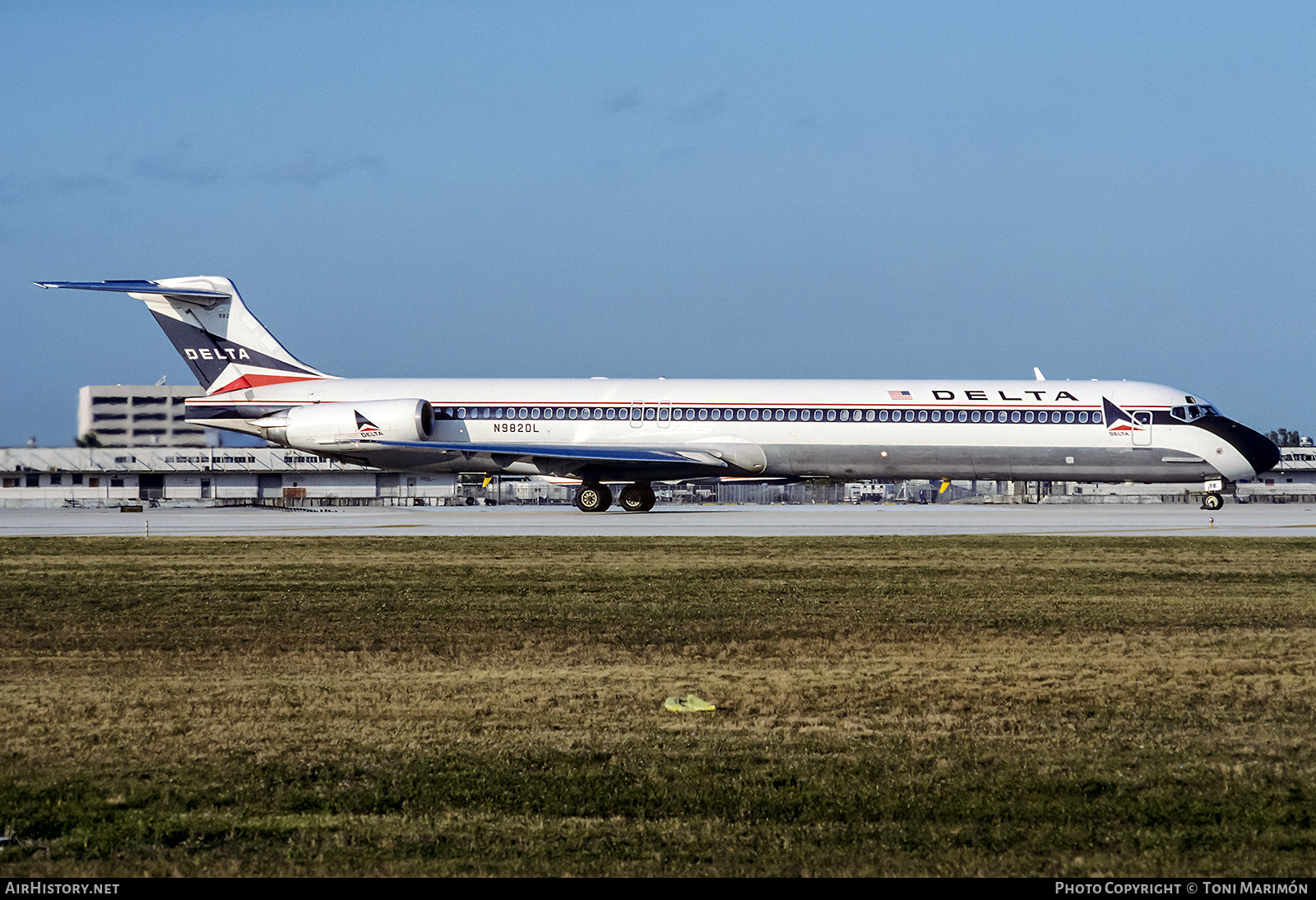 Aircraft Photo of N982DL | McDonnell Douglas MD-88 | Delta Air Lines | AirHistory.net #78194