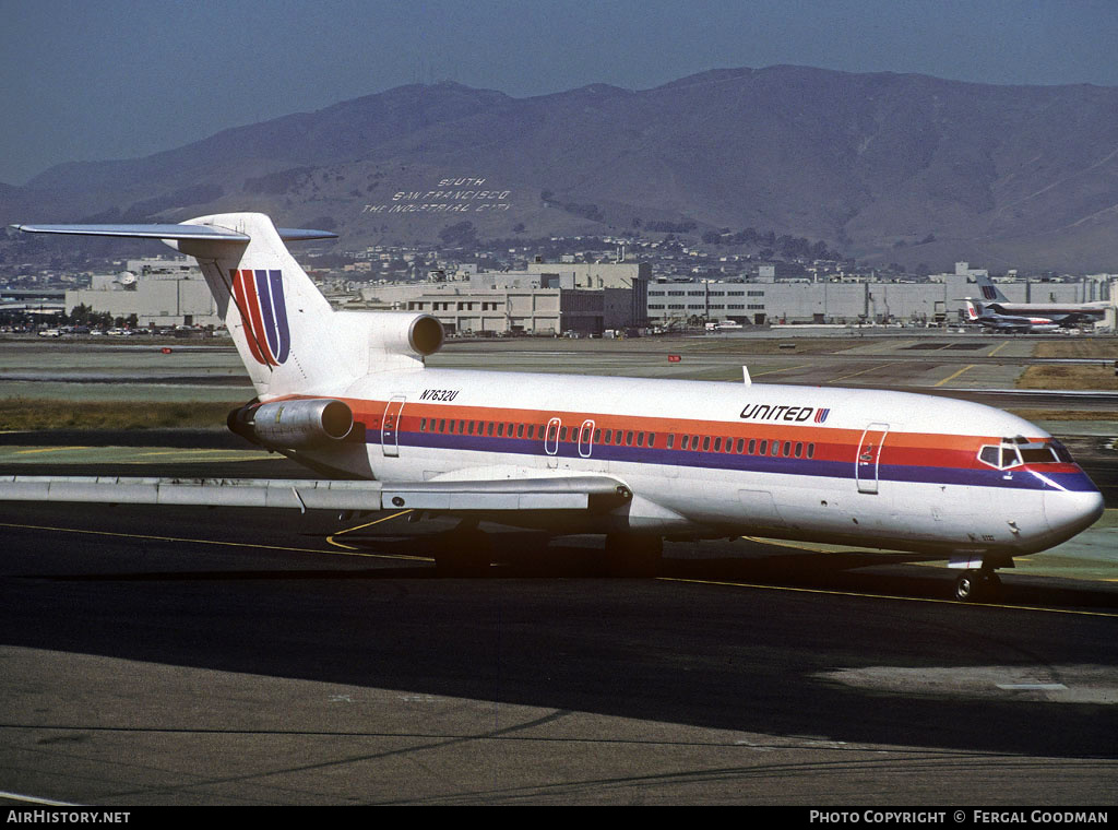Aircraft Photo of N7632U | Boeing 727-222 | United Airlines | AirHistory.net #78271