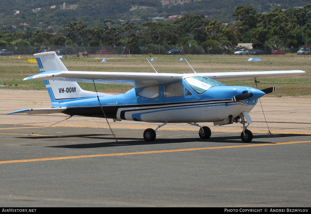 Aircraft Photo of VH-OOM | Cessna 177RG Cardinal RG | AirHistory.net #78315