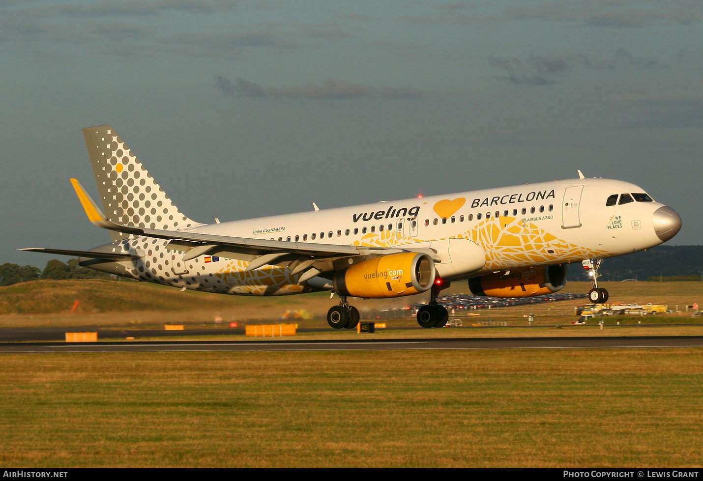 Aircraft Photo of EC-MNZ | Airbus A320-232 | Vueling Airlines | AirHistory.net #78330