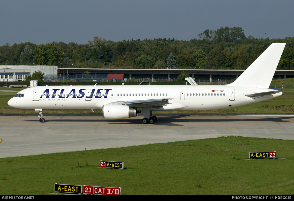 Aircraft Photo of TC-OGD | Boeing 757-2G5 | Atlasjet International Airways | AirHistory.net #78708