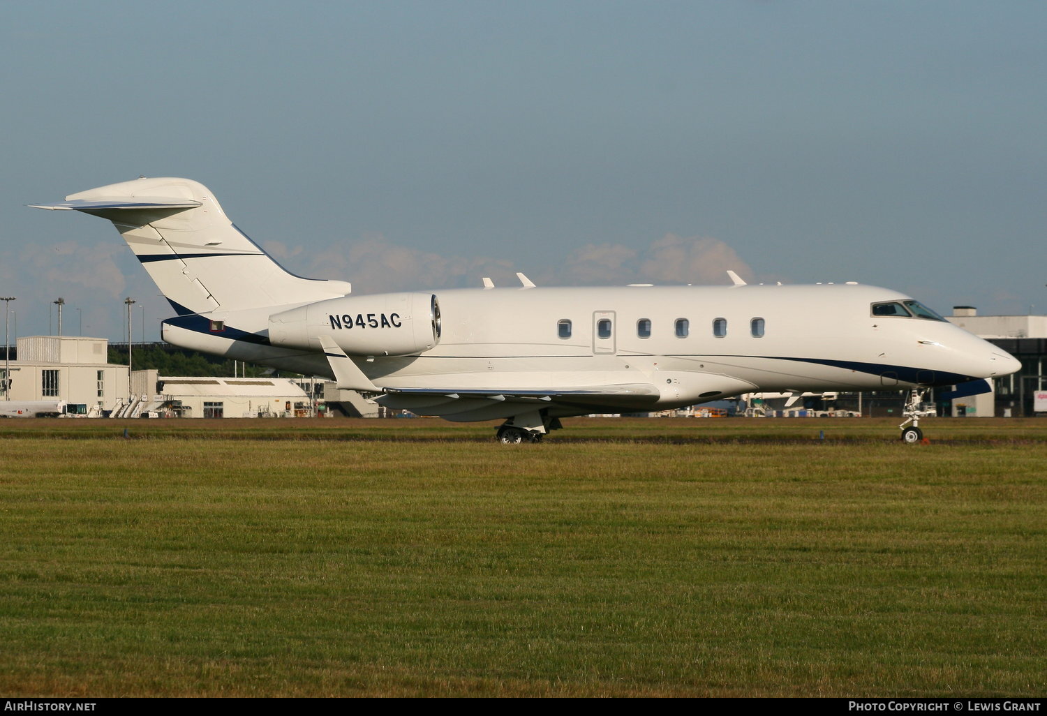 Aircraft Photo of N945AC | Bombardier Challenger 300 (BD-100-1A10) | AirHistory.net #78784