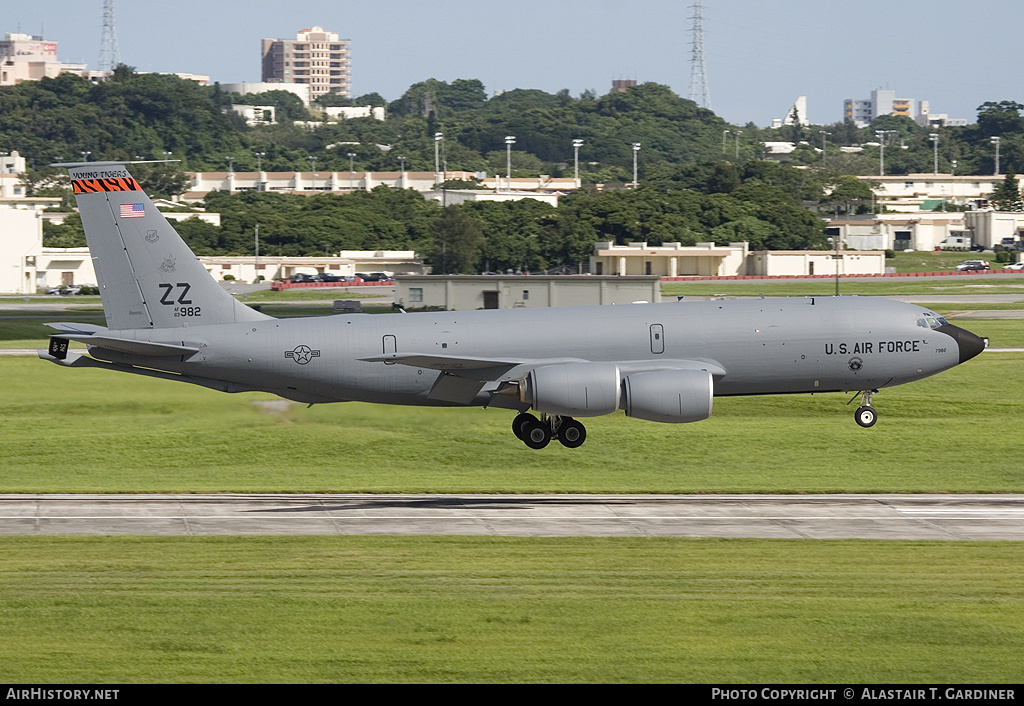 Aircraft Photo of 63-7982 / AF63-982 | Boeing KC-135R Stratotanker | USA - Air Force | AirHistory.net #78841