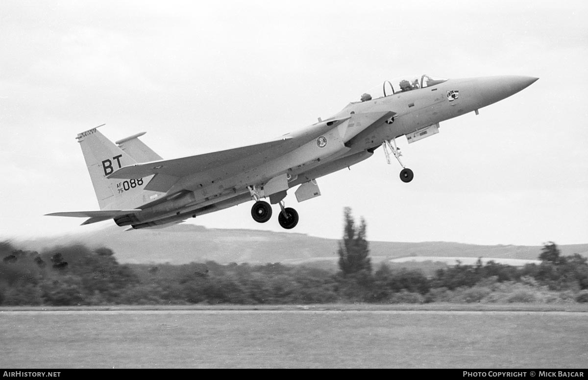 Aircraft Photo of 75-0088 / AF75-088 | McDonnell Douglas F-15B Eagle | USA - Air Force | AirHistory.net #78916
