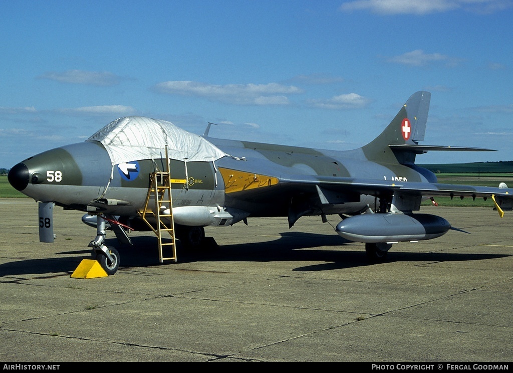 Aircraft Photo of G-BWFS / J-4058 | Hawker Hunter F58 | Switzerland - Air Force | AirHistory.net #79060