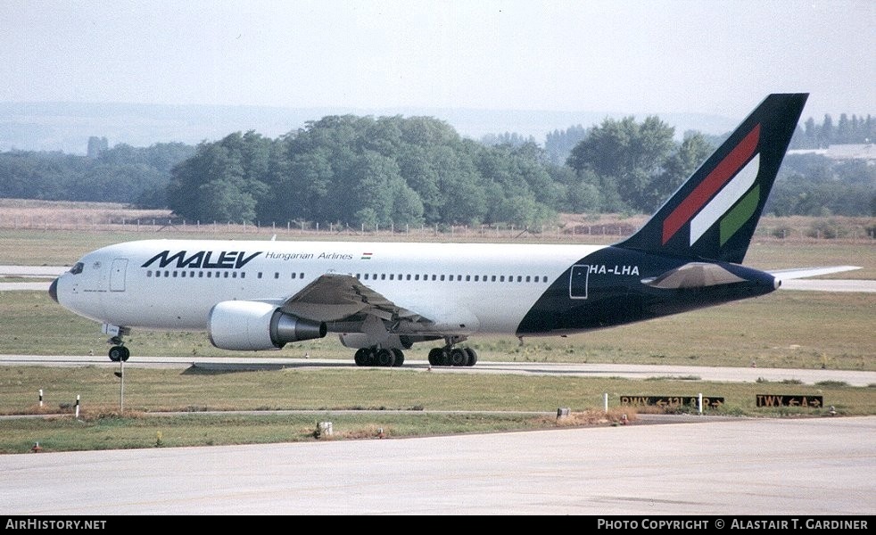 Aircraft Photo of HA-LHA | Boeing 767-27G/ER | Malév - Hungarian Airlines | AirHistory.net #79198