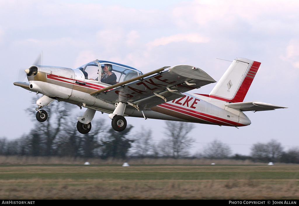 Aircraft Photo of G-AZKE | Socata MS-880B Rallye Club | AirHistory.net #79534