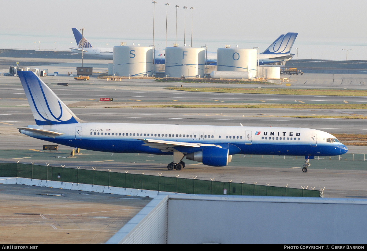 Aircraft Photo of N562UA | Boeing 757-222 | United Airlines | AirHistory.net #79560