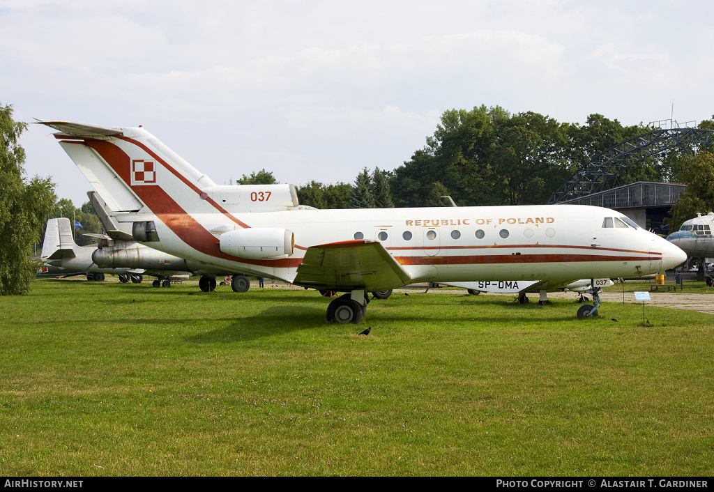 Aircraft Photo of 037 | Yakovlev Yak-40 | Poland - Air Force | AirHistory.net #79774