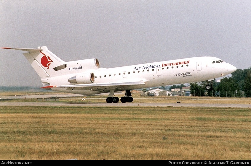 Aircraft Photo of ER-42409 | Yakovlev Yak-42D | Air Moldova International | AirHistory.net #79846