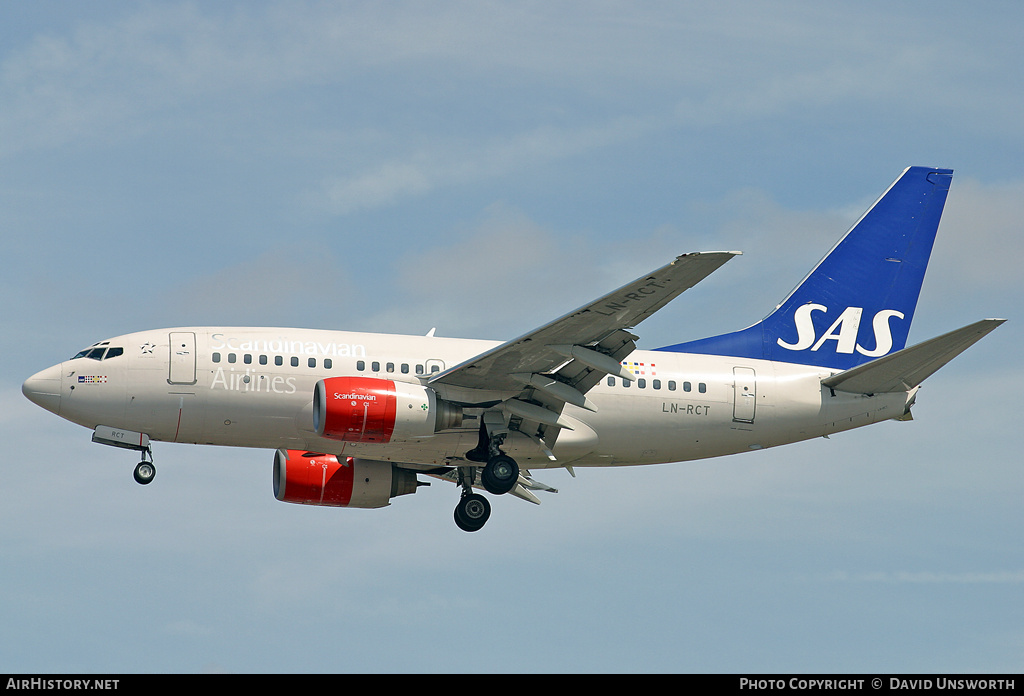 Aircraft Photo of LN-RCT | Boeing 737-683 | Scandinavian Airlines - SAS | AirHistory.net #79876