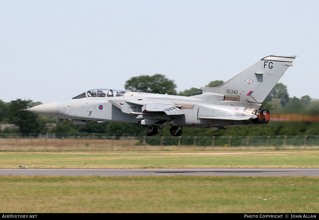 Aircraft Photo of ZE342 | Panavia Tornado F3 | UK - Air Force | AirHistory.net #80287