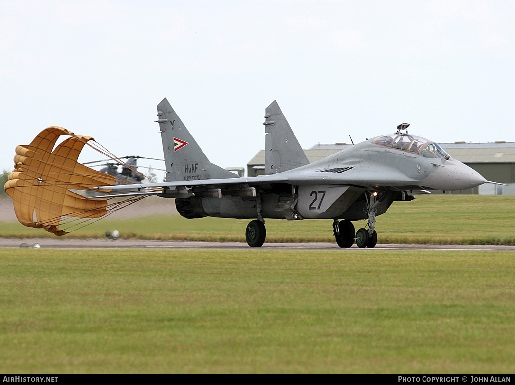 Aircraft Photo of 27 | Mikoyan-Gurevich MiG-29UB (9-51) | Hungary - Air Force | AirHistory.net #80334