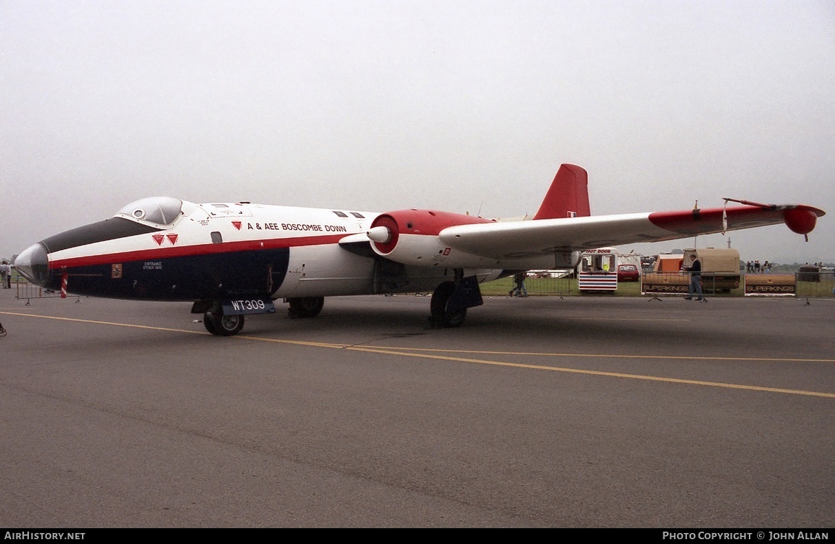 Aircraft Photo of WT309 | English Electric Canberra B(I)6 | UK - Air Force | AirHistory.net #80336