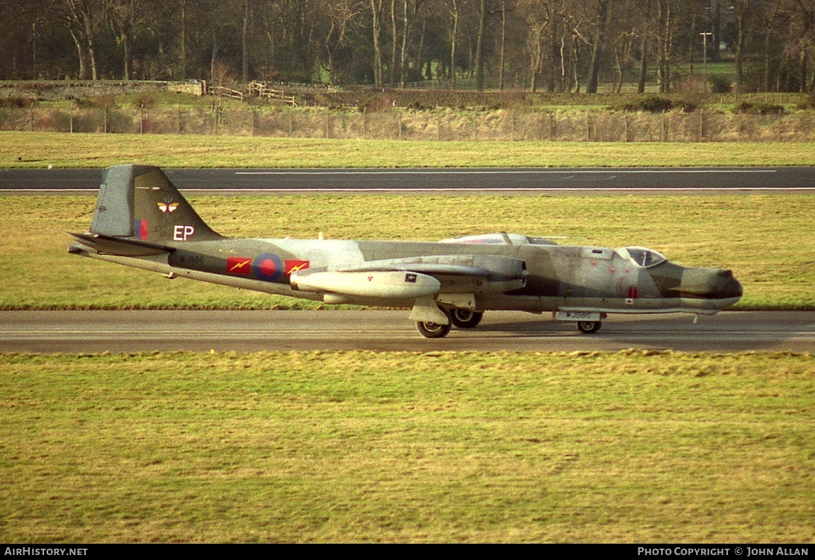 Aircraft Photo of WJ986 | English Electric Canberra T17 | UK - Air Force | AirHistory.net #80386