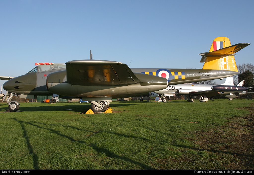 Aircraft Photo of WK654 | Gloster Meteor F8 | UK - Air Force | AirHistory.net #80399