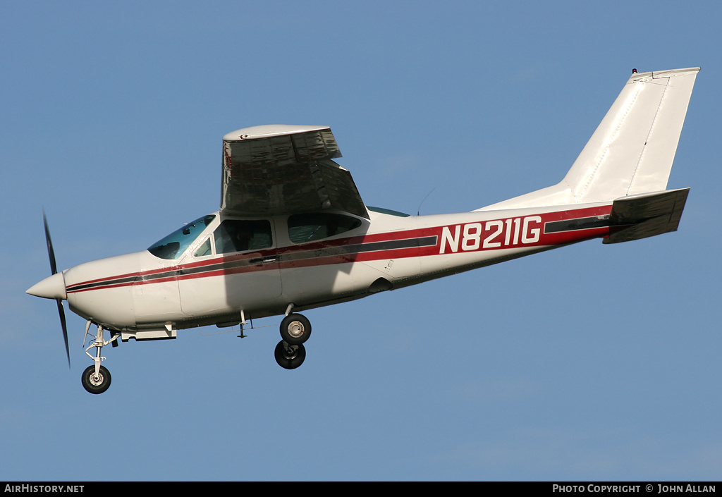 Aircraft Photo of N8211G | Cessna 177RG Cardinal RG | AirHistory.net #80496