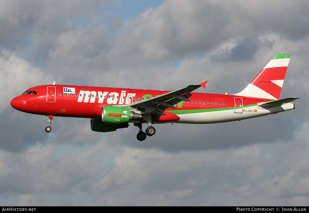 Aircraft Photo of EC-JHJ | Airbus A320-214 | Myair | AirHistory.net #80501