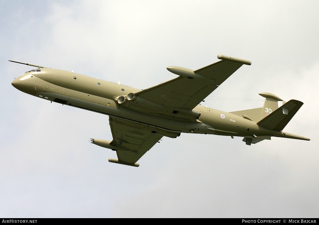 Aircraft Photo of XV230 | Hawker Siddeley Nimrod MR2 | UK - Air Force | AirHistory.net #80767