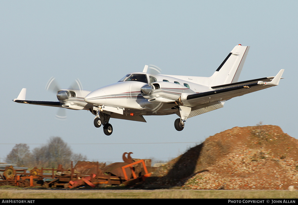 Aircraft Photo of N322RJ | Beech B60 Duke | AirHistory.net #80777