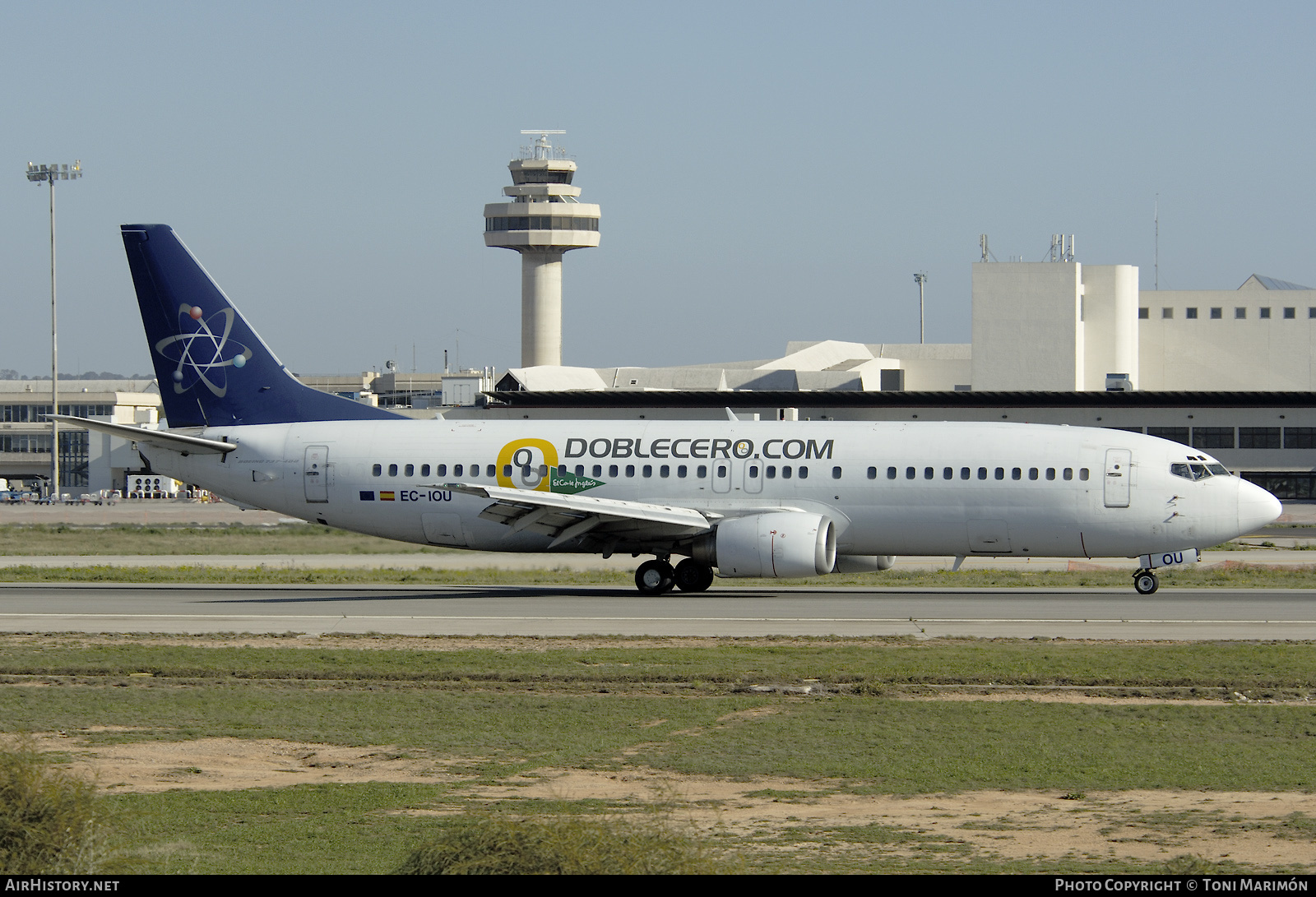 Aircraft Photo of EC-IOU | Boeing 737-4Y0 | Futura International Airways | AirHistory.net #81194