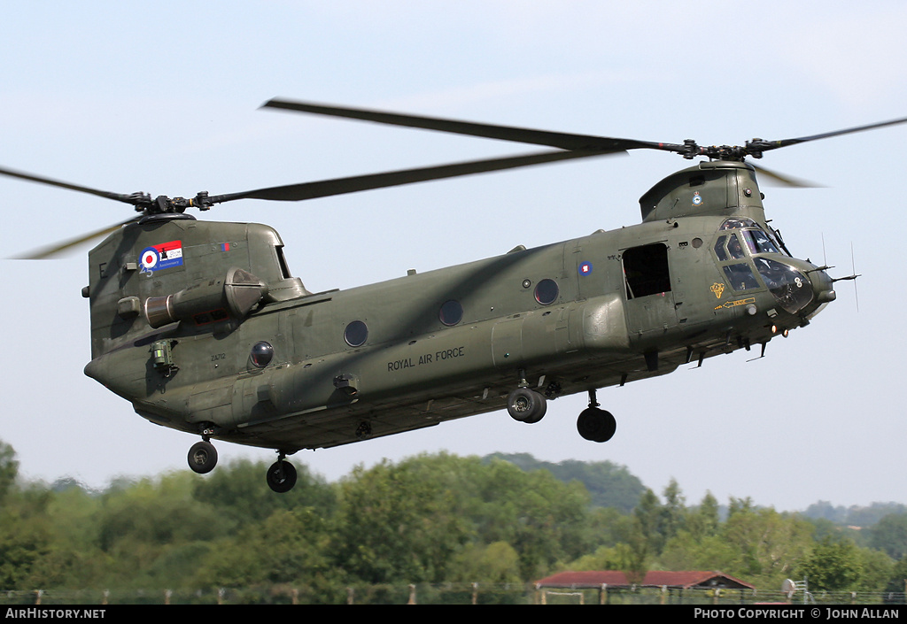 Aircraft Photo of ZA712 | Boeing Chinook HC2 (352) | UK - Air Force | AirHistory.net #81347