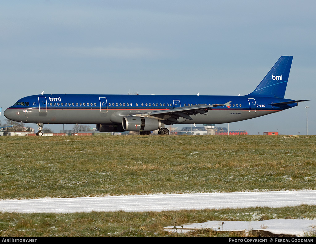 Aircraft Photo of G-MIDC | Airbus A321-231 | BMI - British Midland International | AirHistory.net #81389