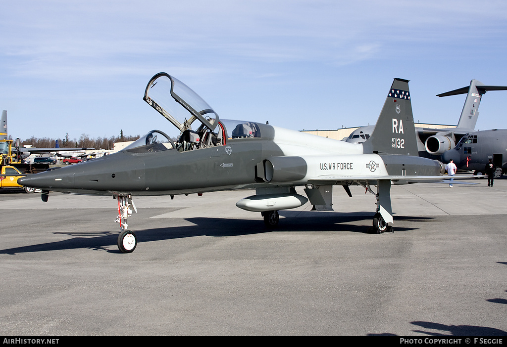 Aircraft Photo of 68-8132 / AF68-132 | Northrop T-38C Talon | USA - Air Force | AirHistory.net #81476