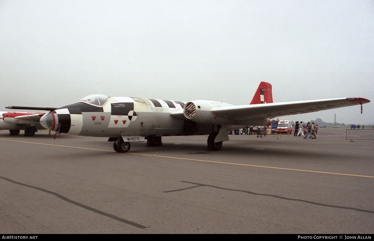 Aircraft Photo of WH876 | English Electric Canberra B2(mod) | UK - Air Force | AirHistory.net #81499