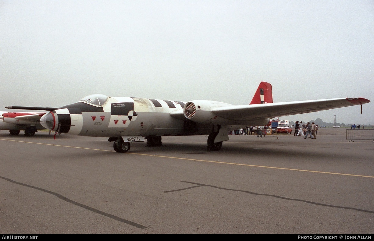 Aircraft Photo of WH876 | English Electric Canberra D14 | UK - Air Force | AirHistory.net #81499