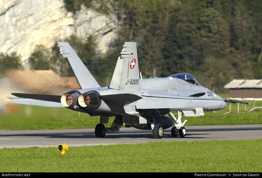 Aircraft Photo of J-5009 | McDonnell Douglas F/A-18C Hornet | Switzerland - Air Force | AirHistory.net #81801