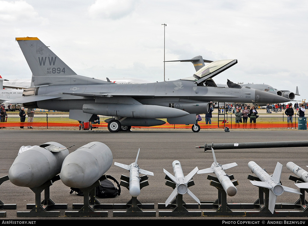 Aircraft Photo of 92-3894 / AF92-894 | Lockheed F-16CM Fighting Falcon | USA - Air Force | AirHistory.net #81891