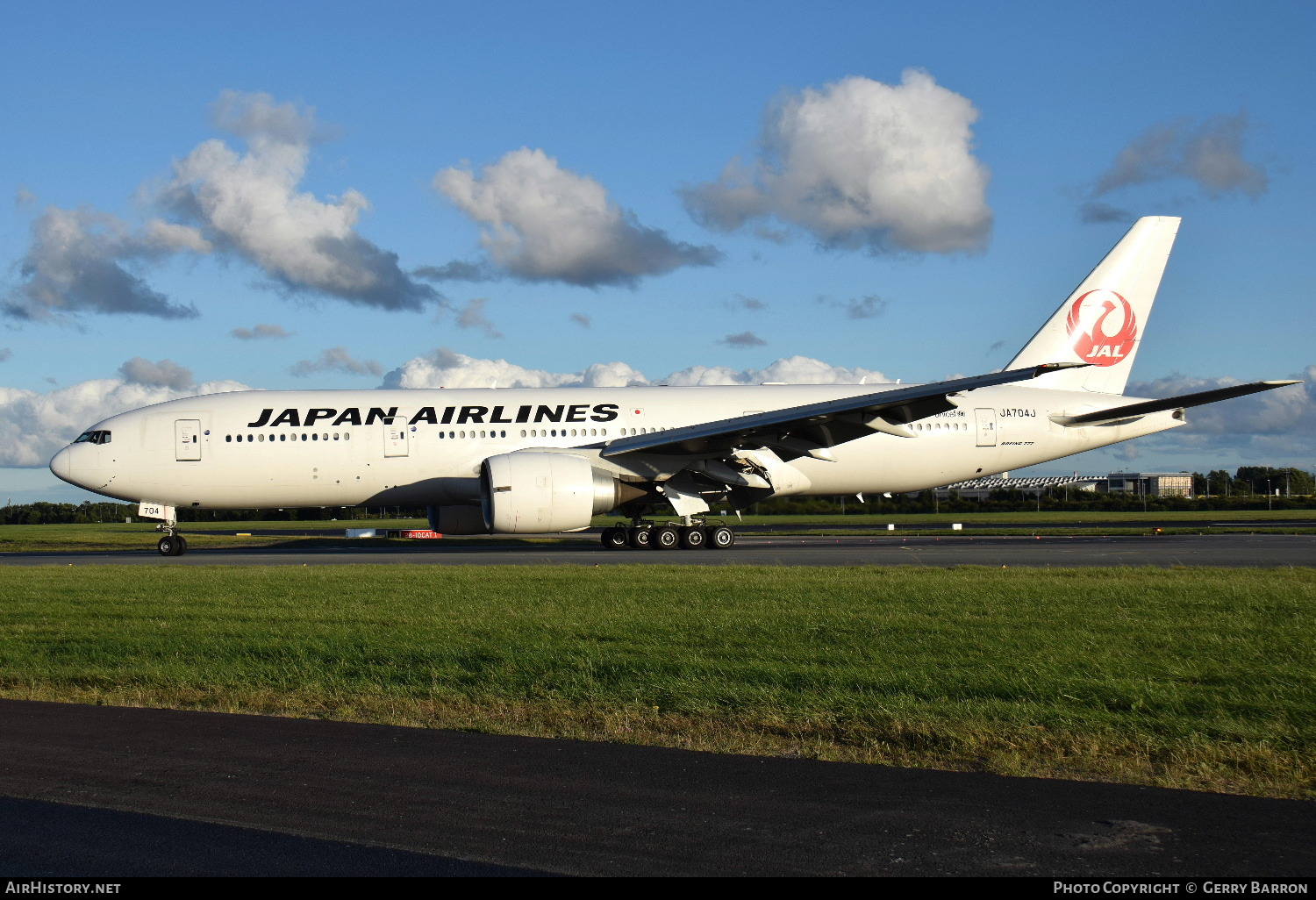 Aircraft Photo of JA704J | Boeing 777-246/ER | Japan Airlines - JAL | AirHistory.net #82021