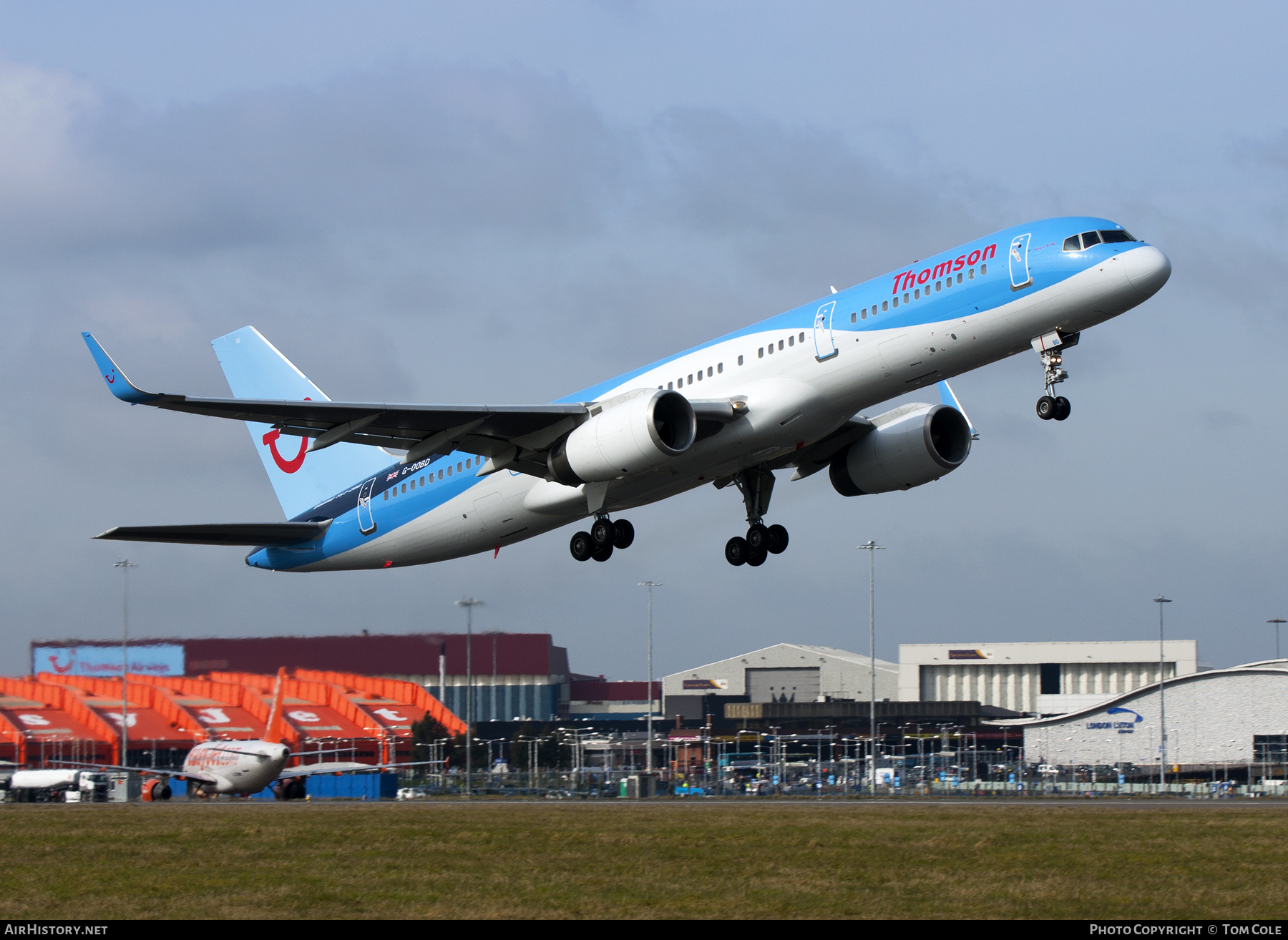Aircraft Photo of G-OOBD | Boeing 757-28A | Thomson Airways | AirHistory.net #82150
