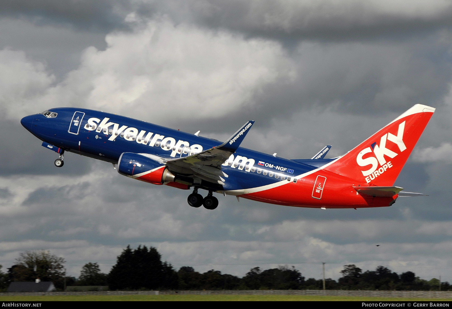 Aircraft Photo of OM-NGF | Boeing 737-76N | SkyEurope Airlines | AirHistory.net #82167